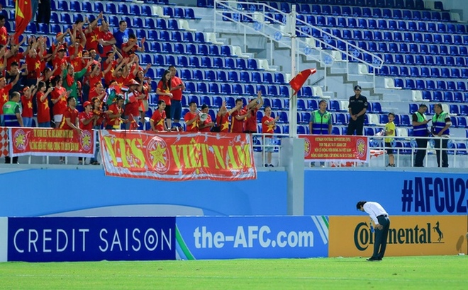 U23 Việt Nam: Để lại dấu ấn đậm nét trong lòng người hâm mộ với những trận đấu đầy kịch tính, U23 Việt Nam là niềm tự hào của toàn dân Việt Nam. Xem thêm hình ảnh của đội tuyển quốc gia trẻ trung và tài năng này để cảm nhận sức mạnh của bóng đá Việt Nam ngày càng đáng kinh ngạc hơn.