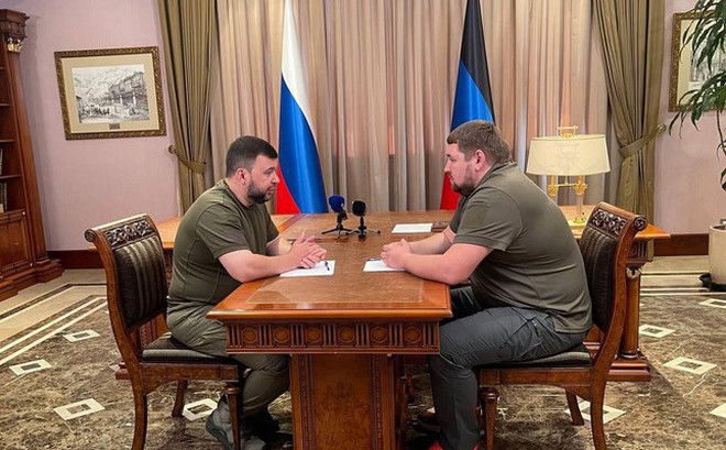 Ông Denis Pushilin (trái) và ông Vladimir Bandura (phải). Ảnh: Telegram