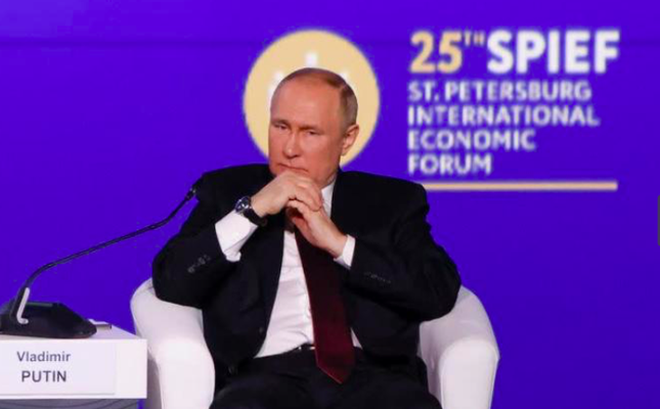 Tổng thống Nga Vladimir Putin tại Diễn đàn Kinh tế quốc tế St.Petersburg. (Ảnh: Reuters)