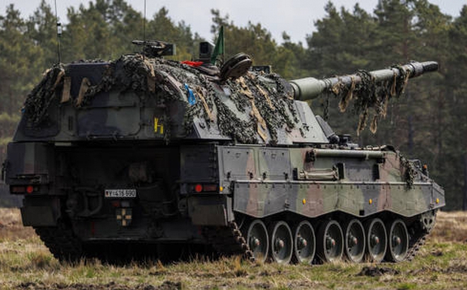 Pháo tự hành Panzerhaubitze 2000 ở Đức. Ảnh: Getty Images