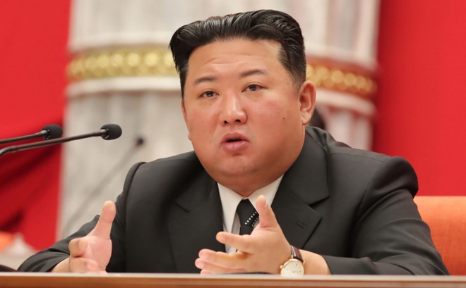 Ông Kim Jong-un trong phiên họp Ủy ban Trung ương đảng Lao động Triều Tiên hôm 11/6. Ảnh: KCNA.