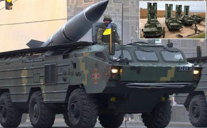 Mỹ chuẩn bị các vũ khí, đạn dược và thiết bị quân sự cung cấp cho Ukraine. Ảnh: AP