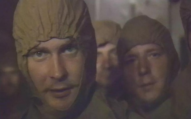 Trong phim có ghi lại cảnh các công nhân Liên Xô được cử đến dọn dẹp nhà máy sau thảm họa hạt nhân Chernobyl.