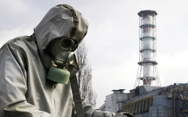 Lực lượng Nga để lại khoảng 100 lít 'vodka chất lượng cao' tại nhà máy hạt nhân Chernobyl (Ảnh: Business Insider)