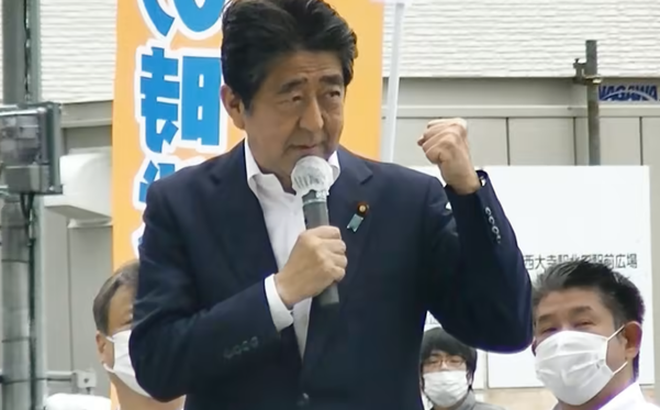 Ông Shinzo Abe phát biểu tại Nara, trước khi vụ nổ súng xảy ra (Ảnh: Kyodo News)