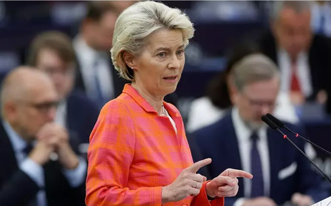 Chủ tịch Ủy ban châu Âu Ursula von der Leyen tại Nghị viện châu Âu, ngày 6/7/2022 ở Strasbourg, miền Đông nước Pháp. Ảnh: AP