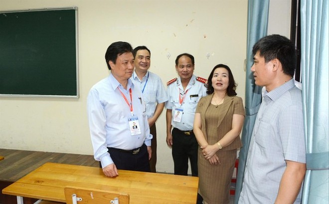 Ðoàn kiểm tra cơ sở vật chất điểm thi tại tỉnh Hà Nam