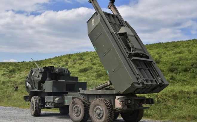 Hệ thống pháo phản lực – tên lửa cơ động cao M142 HIMARS