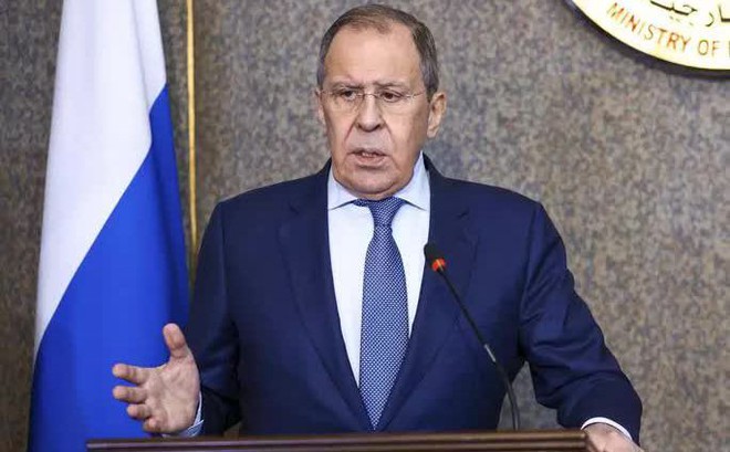 Bộ trưởng Ngoại giao Nga Sergei Lavrov tại cuộc họp báo chung với Bộ trưởng Bộ Ngoại giao Ai Cập Sameh Shoukry, sau cuộc hội đàm tại Cairo, Ai Cập, ngày 24-7. Ảnh: AP