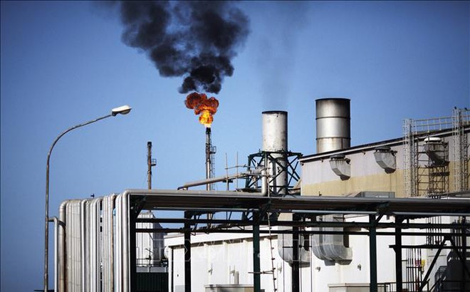 Nhà máy lọc dầu ở Zawiya, Libya. Ảnh: AFP/TTXVN