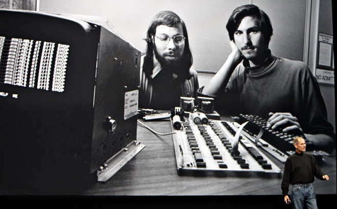 Apple Computer A là một bảng mạch và là tiền đề để Steve Jobs cùng người cộng sự của mình cho ra đời Apple 1 - chiếc máy tính cá nhân đầu tiên trên thế giới.