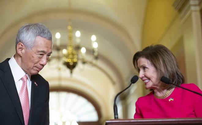 Thủ tướng Singapore Lý Hiển Long trong cuộc gặp Chủ tịch Hạ viện Mỹ Nancy Pelosi vào tháng 3-2022 - Ảnh chụp màn hình UPI