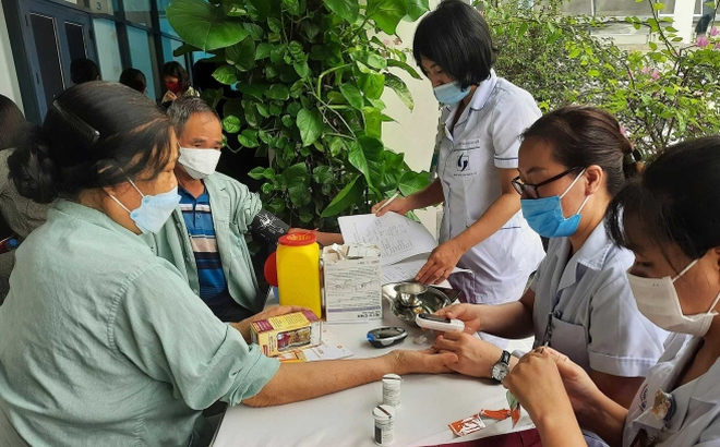 Người cao tuổi khám tại Bệnh viện Lão khoa (Ảnh minh hoạ).