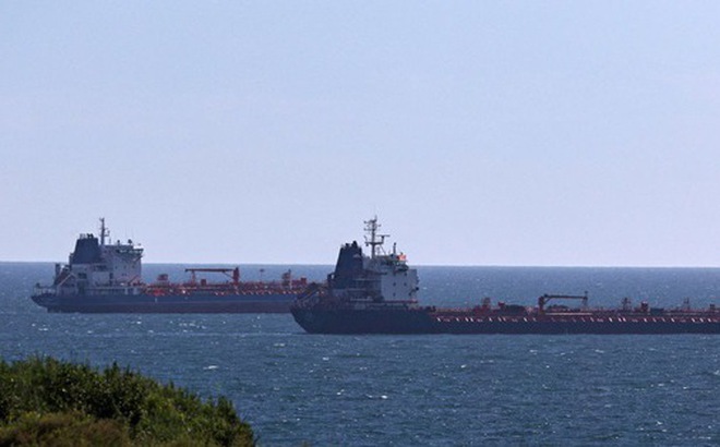Các tàu chở dầu tại vịnh Nakhodka, gần thành phố cảng Nakhodka, Nga - Ảnh: REUTERS