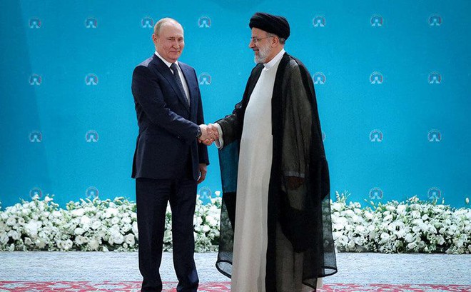 Tổng thống Nga Vladimir Putin và Tổng thống Iran Ebrahim Raisi gặp nhau ngày 19/7/2022. Ảnh: Reuters
