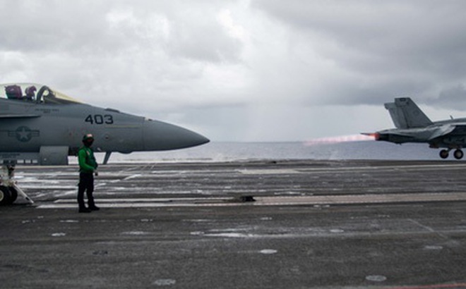 Hoạt động trên tàu sân bay USS Ronald Reagan của Mỹ trong ảnh đăng ngày 4-8 - Ảnh: US Navy