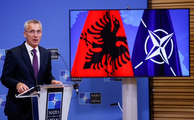 Tổng thư ký NATO Jens Stoltenberg: Nga không được phép thắng ở Ukraine - Ảnh: REUTERS