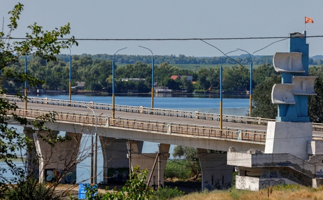Cầu Antonovsky ở tỉnh Kherson ngày 27/7. Ảnh: Reuters.