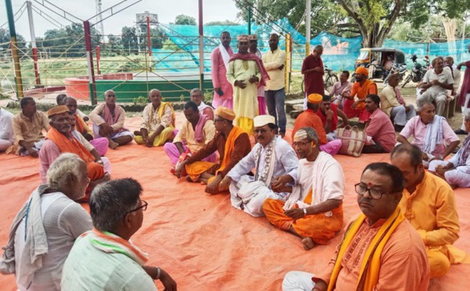 Chợ chú rể ở quận Madhubani của bang Bihar - Ảnh: AL JAZEERA