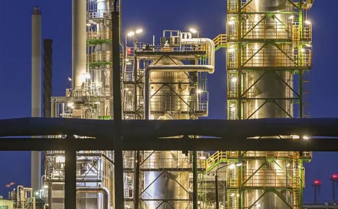 Nhà máy lọc dầu PCK-Raffinerie GmbH, thuộc sở hữu của tập đoàn Rosneft, tại Schwedt, Đức. Ảnh: AP
