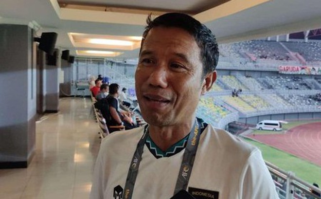 Tổng thư ký PSSI Yunus Nusi tại sân Gelora Bung Tomo, Surabaya hôm 16/9