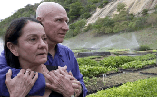 Nhiếp ảnh gia Sebastião Ribeiro Salgado và vợ là Lélia đã trồng hai triệu cây và đã phát triển thành một khu rừng xanh tốt ở Brazil.