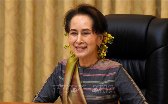 Cố vấn Nhà nước Myanmar Aung San Suu Kyi tại một cuộc họp ở Naypyidaw ngày 13/4/2020. Ảnh: AFP/TTXVN