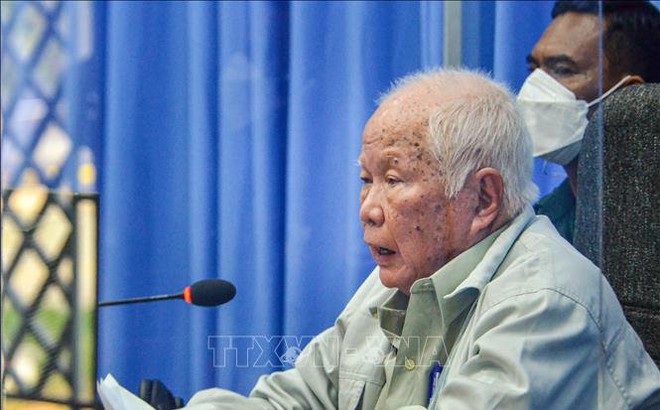 Phiên xét xử cựu thủ lĩnh Khmer Đỏ Khieu Samphan tại Tòa án đặc biệt xét xử tội ác chế độ Pol Pot tại Campuchia (ECCC), ngày 19/8/2021. Ảnh tư liệu: AFP/TTXVN