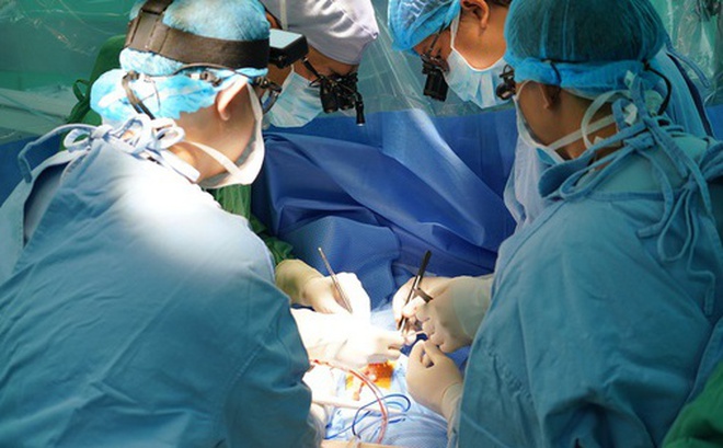Phẫu thuật tim, ảnh Minh Trí.