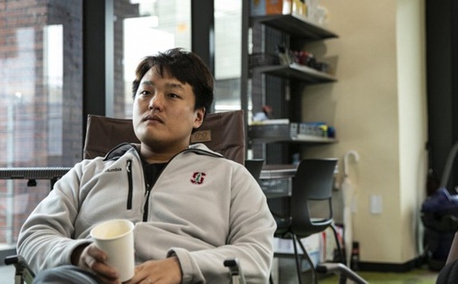 Ông Do Kwon lúc vẫn còn ở Hàn Quốc vào tháng 4-2022 - Ảnh: BLOOMBERG