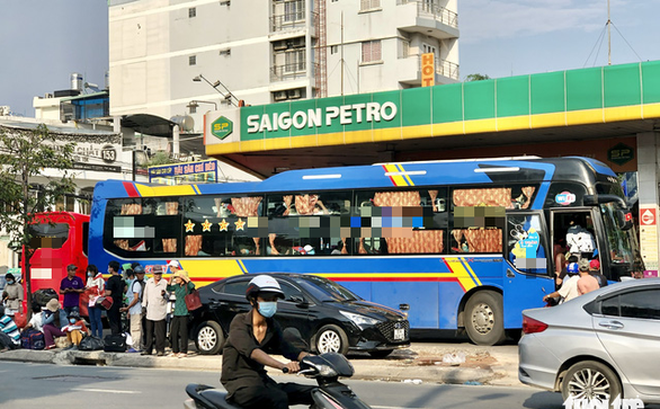 Saigon Petro cho rằng nếu bị tước giấy phép, hệ thống phân phối của Saigon Petro bị mất nguồn cung trên 50.000m³/tháng và trên 1.000 cửa hàng bán lẻ xăng dầu thuộc hệ thống phân phối có thể đóng cửa - Ảnh: CHÂU TUẤN