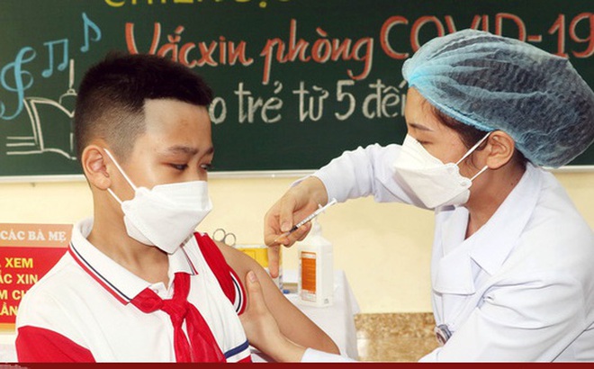 Ảnh minh họa: Tiêm vaccine cho trẻ lớp 6 tại Quảng Ninh.