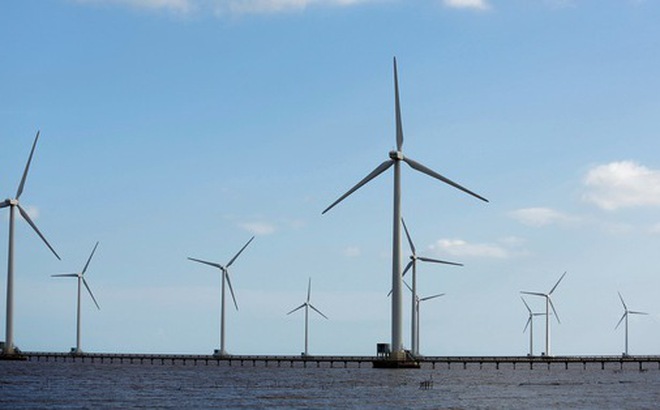 Các tuốc bin tạo ra điện tại cánh đồng điện gió ở tỉnh Bạc Liêu - Ảnh: REUTERS