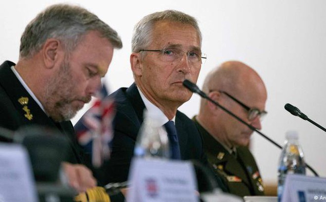 Tổng thư ký NATO Jens Stoltenberg kêu gọi các đồng minh không từ bỏ Ukraine khi xung đột kéo dài. Ảnh: AFP