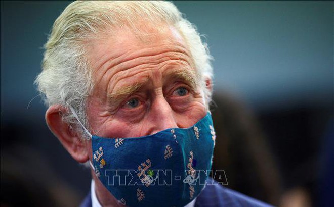 Thái tử Charles thăm một cơ sở y tế ở London, Anh, ngày 14/12/2021. Ảnh tư liệu: AFP/TTXVN