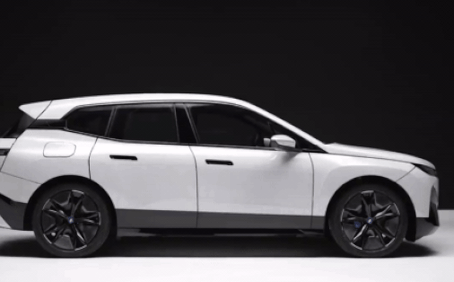 Thân xe tự do đổi màu - Chiếc iX chạy điện của BMW