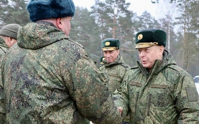 Tổng tư lệnh Lực lượng mặt đất Nga, Tướng Oleg Salyukov, đến Belarus vào ngày 12/1/2023. (Ảnh: Bộ Quốc phòng Nga)