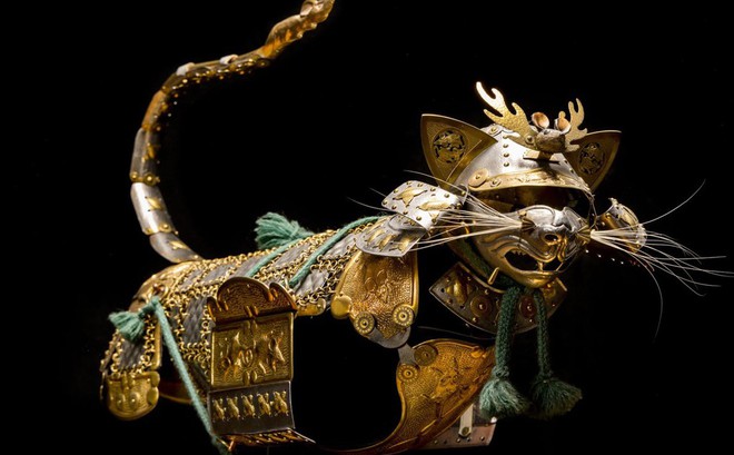 Áo giáp samurai cho mèo của Jeff de Boer. Ảnh: Chiristie Hemm Klok, Nationalgeographic.com
