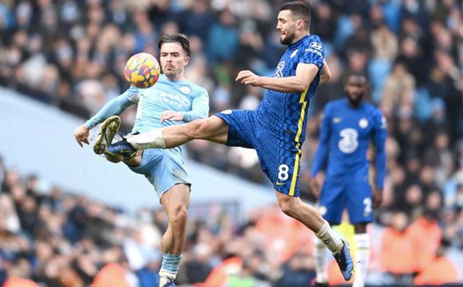 Lần thứ 2 trong 1 tuần, Man.City (trái) và Chelsea lại đối mặt trên sân cỏ