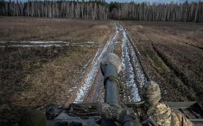 Quân nhân Ukraine tham gia cuộc tập trận của lực lượng vũ trang ở biên giới với Belarus hôm 2-2-2023. Ảnh: Reuters