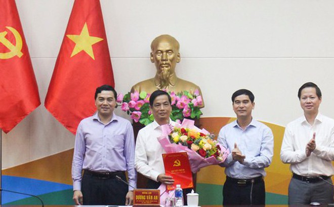 Chuẩn y nhân sự Ban Thường vụ Tỉnh ủy Bình Thuận. Ảnh: Chinhphu.vn