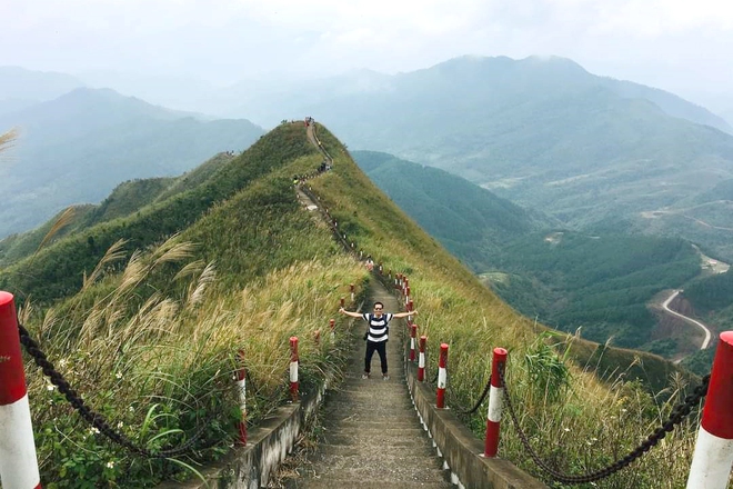 Ngoài biển, Quảng Ninh còn có một vùng núi hoang sơ được ví như "Sa Pa thu nhỏ", cách Hạ Long hơn 100km - Ảnh 18.