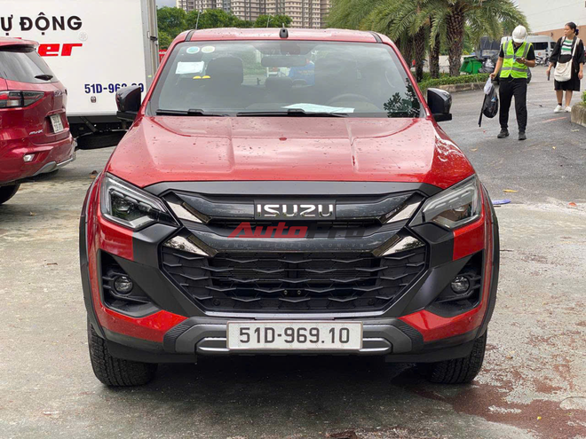 Tóm gọn Isuzu D-Max 2024 lộ diện tại Việt Nam: Ngoại hình hầm hố, đáng tiếc thiếu ADAS khó cạnh tranh Ranger - Ảnh 6.