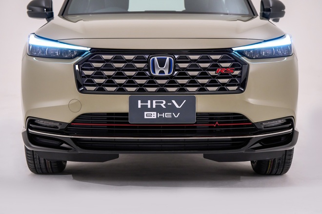 Honda HR-V 2025 giá quy đổi từ 655 triệu đồng: Động cơ hybrid, có ADAS, sớm về Việt Nam - Ảnh 2.