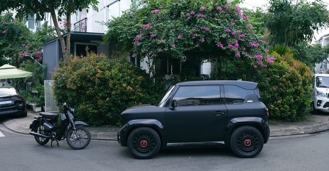 "Pháp sư" Mr. Xuân Hoàn thay áo mới cho VinFast VF 3: mini Defender phiên bản "hoàng tử bóng đêm", cặp đèn pha đổi màu theo ý thích - Ảnh 9.