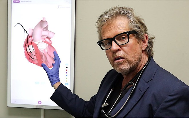Bác sĩ tim mạch Ernst von Schwarz, hiện đang làm việc tại bang California, Mỹ.