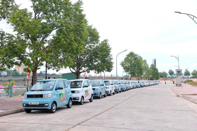 Sau dịch vụ taxi điện mini đầu tiên, lại có thêm khách sộp "chốt đơn" 20 chiếc Wuling Mini EV để phục vụ kinh doanh- Ảnh 2.