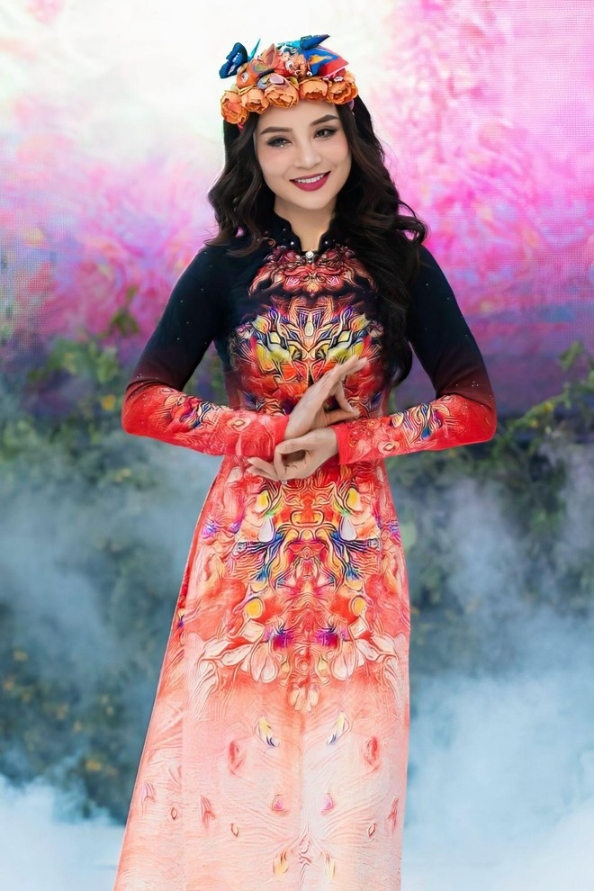 Bộ sưu tập áo dài "Phượng Hoàng" của NTK Đỗ Trịnh Hoài Nam gây ấn tượng tại Mỹ- Ảnh 4.
