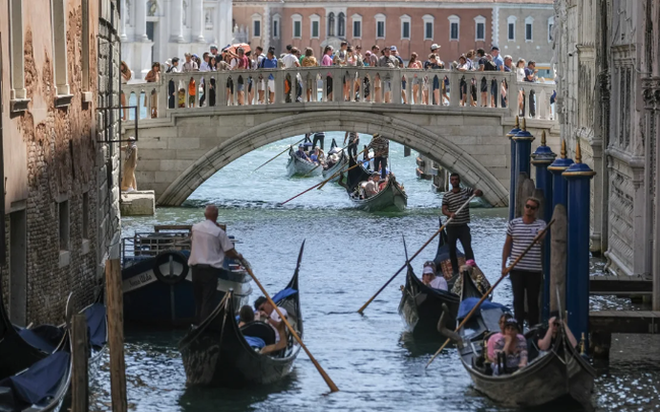 Italy sẽ trở thành quốc gia nợ nhiều nhất châu Âu sau 3 năm nữa