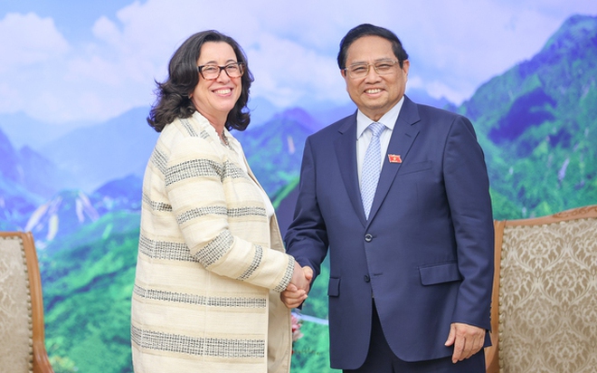 Thủ tướng Phạm Minh Chính và bà Manuela V. Ferro, Phó Chủ tịch Ngân hàng Thế giới. Ảnh: VGP